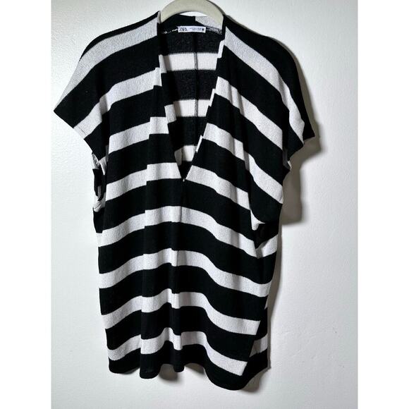 ZARA Women's Black White Striped Print Short Sleeves V-Neck Sweater Size Large - Picture 2 of 5